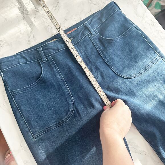 Pilcro the Icon Flare Jean Patch Pockets Women’s Size 32‎ mid-dark wash - Picture 16 of 16